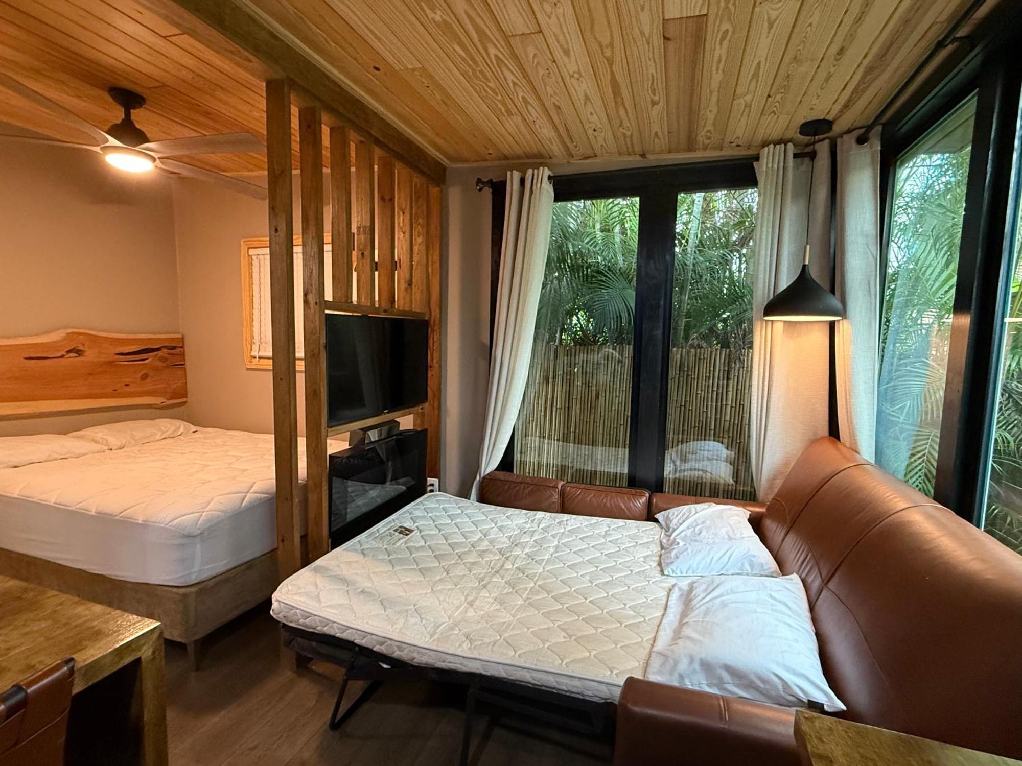 Sweet Tiny Cabin Tampa Exterior foto
